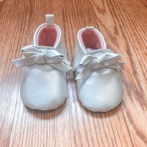 Cute moccasin baby shoes